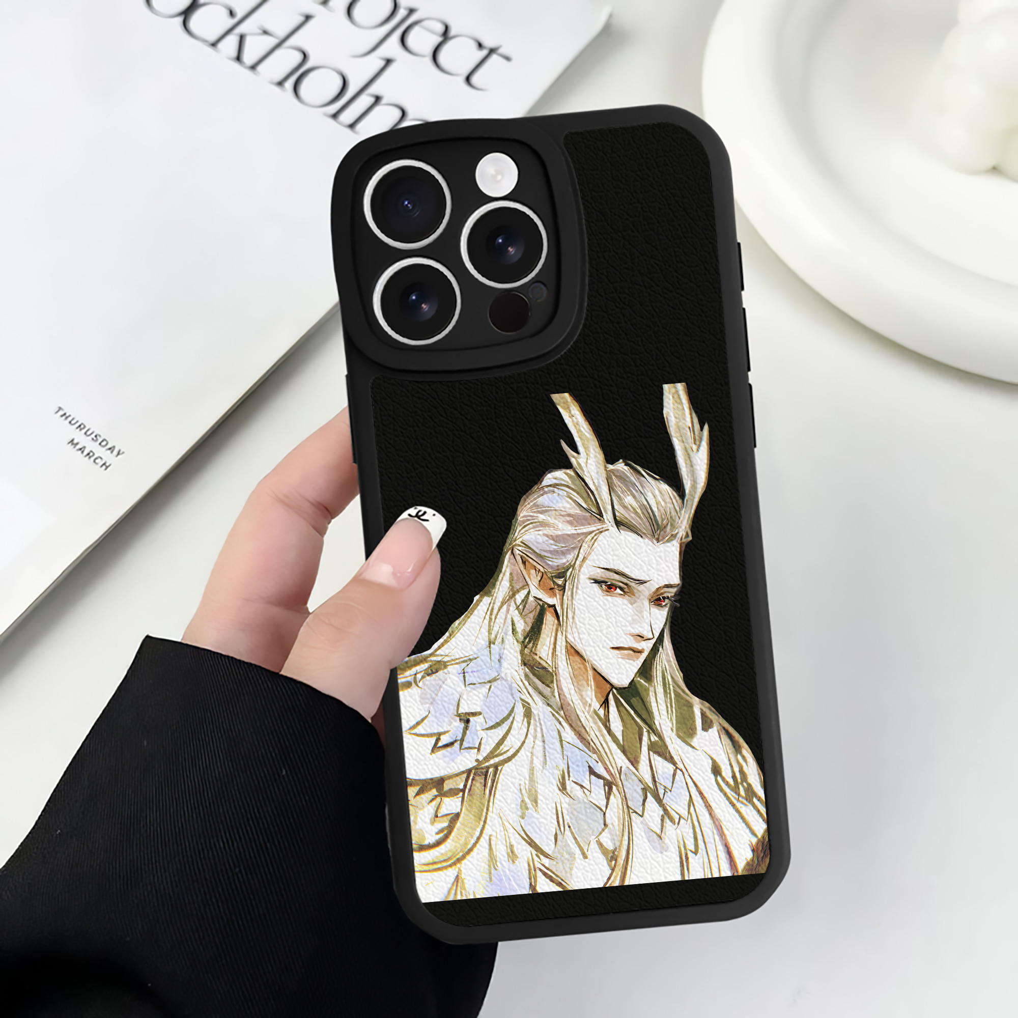 （画像用） Ne Zha 2 ナタ 魔童の大暴れ 【iPhone 16シリーズ対応】シリコンスマホケース（レザー調） 材質：シリコン